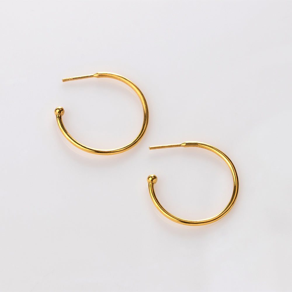 Charming Hoops L σκουλαρίκια γυαλιστερά χρυσό