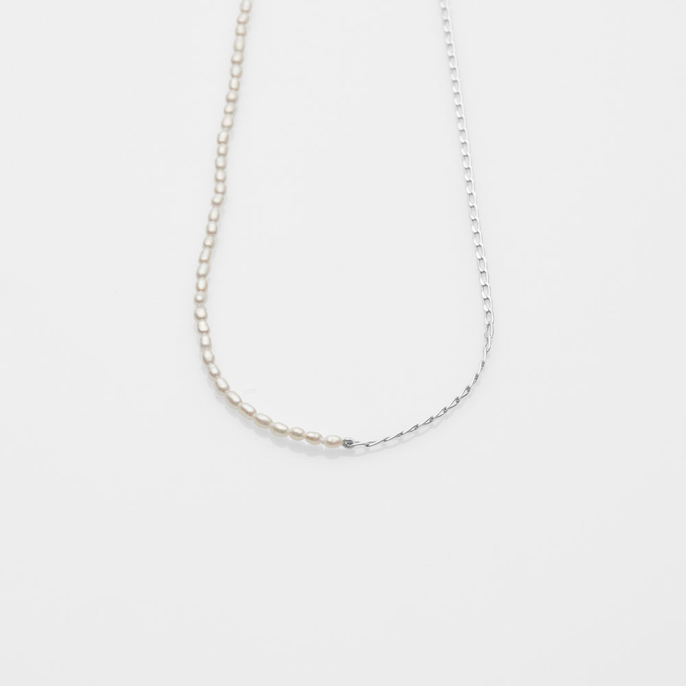 Free the Pearls half and half κολιέ ασημί