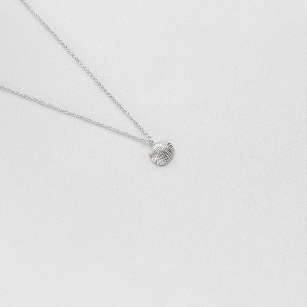 Coquilles jouet κολιέ ασημί