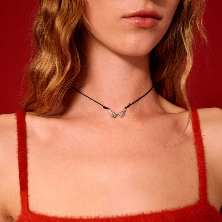 Pinky Promise Lucky Charm 2026 κολιέ ασημί με μαύρο κορδόνι