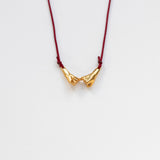 Pinky Promise Lucky Charm 2026 κολιέ χρυσό με μπορντώ κορδόνι