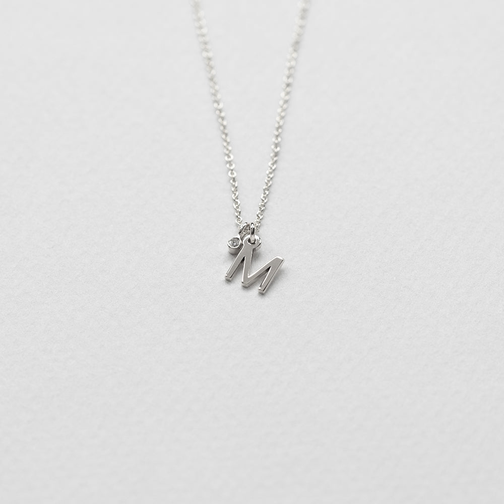 Initial κολιέ λευκό χρυσό 14Κ με διαμάντι