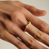 L'eau flow δαχτυλίδι χρυσό