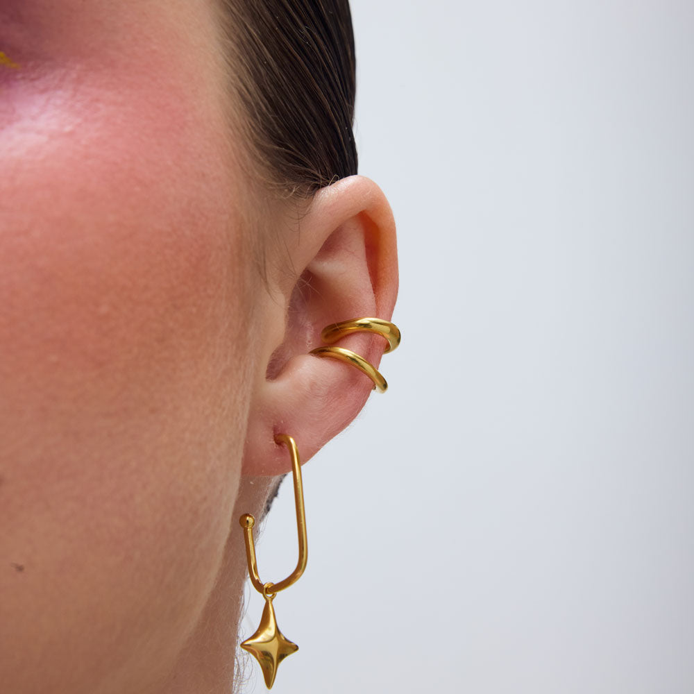 Hugging cuff gold