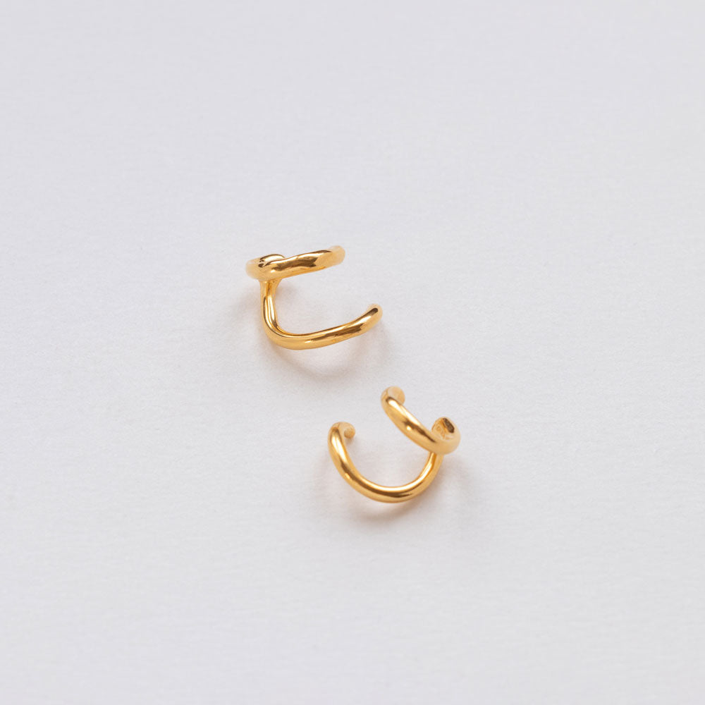 Hugging cuff gold