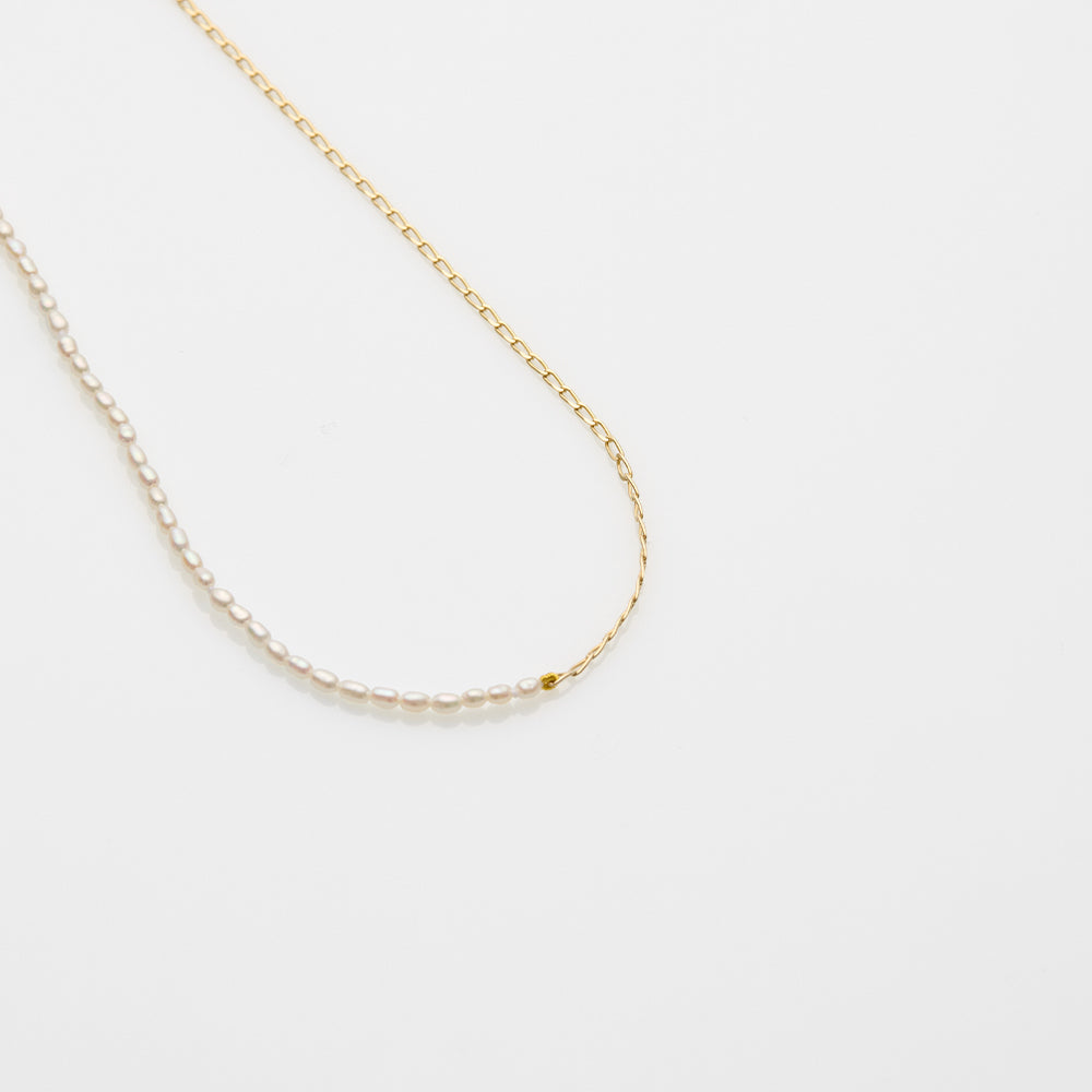 Free the Pearls half and half κολιέ κίτρινο χρυσό 14Κ